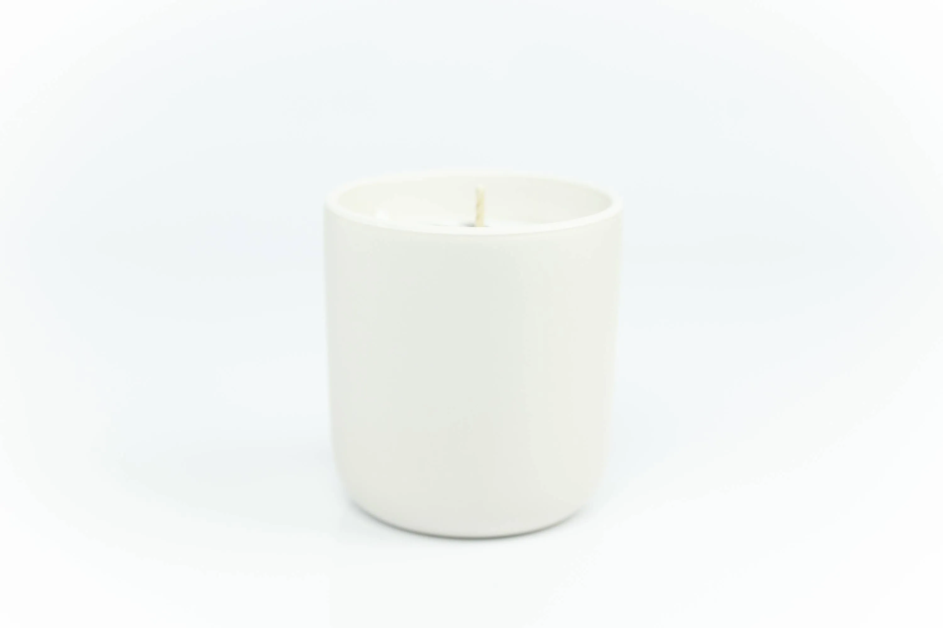 Broken Top Brands - Ceramic Botanical Soy Candle - Sea Salt Surf - 10 oz