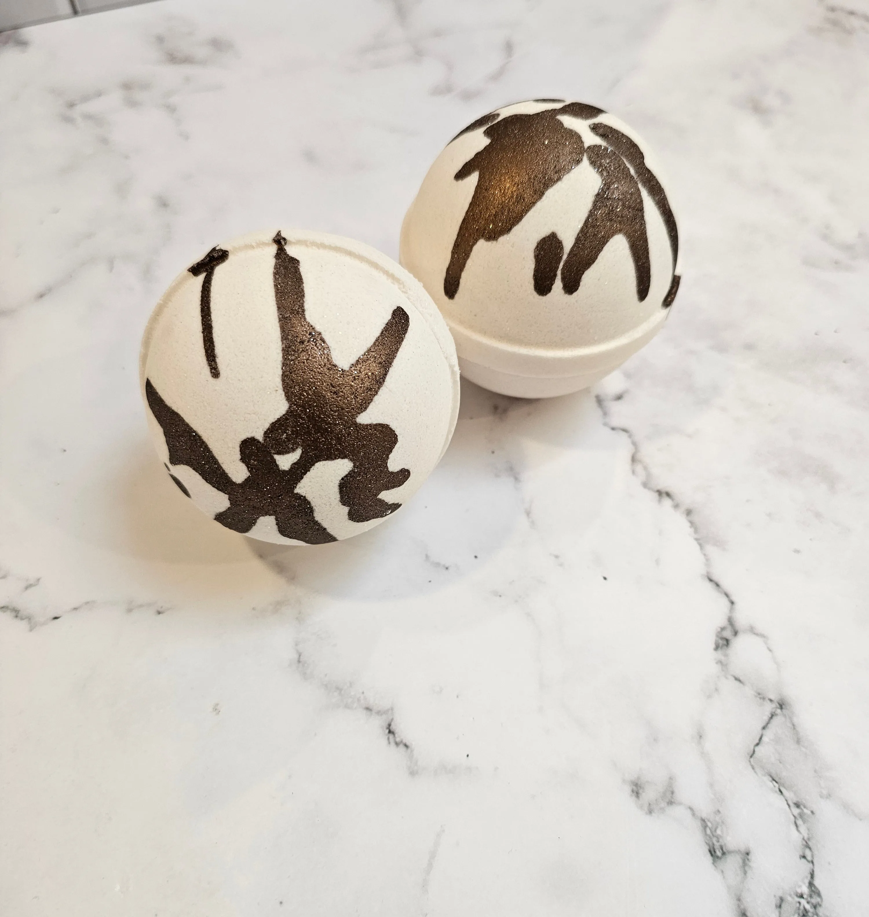 Cocoa Butter Cashmere Bath Bomb