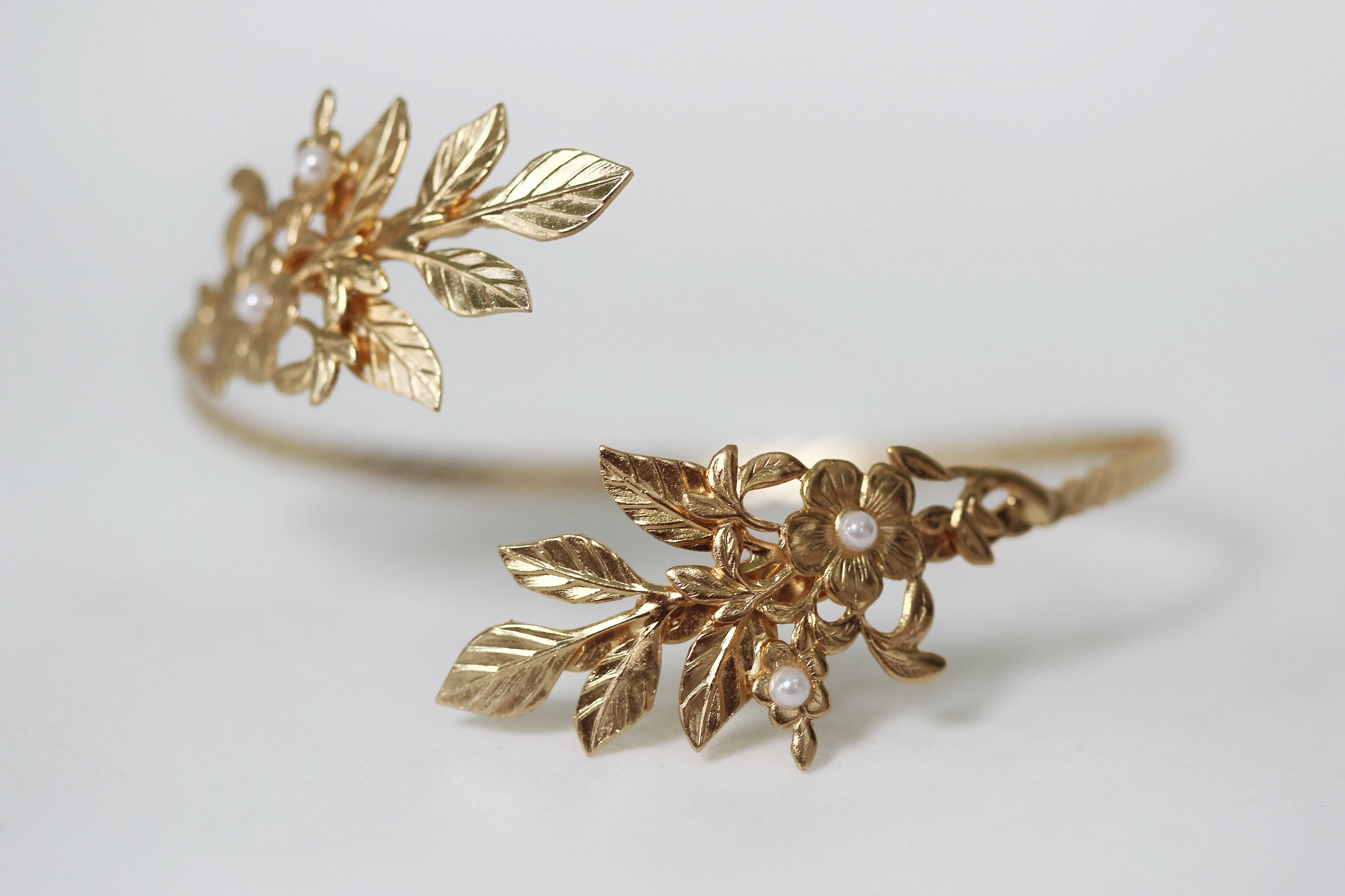 Hera Arm Bracelet