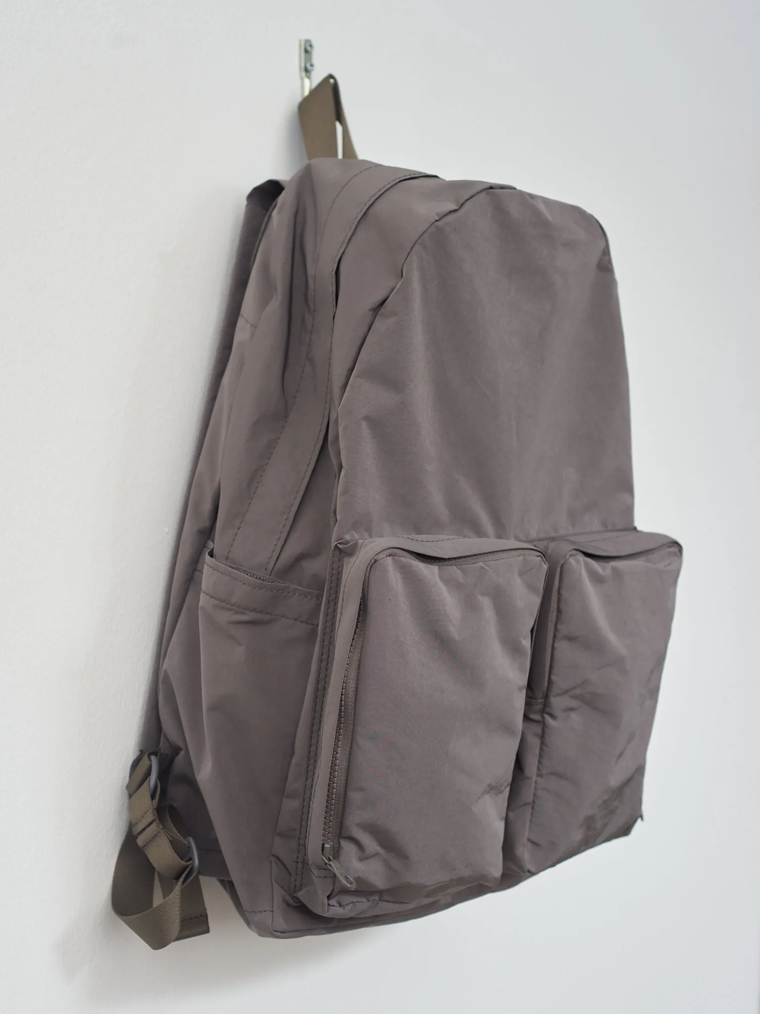 Split Yarn Backpack - Gray